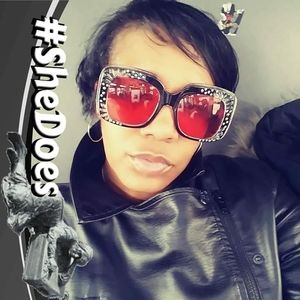 Meet your Posher, Alicia